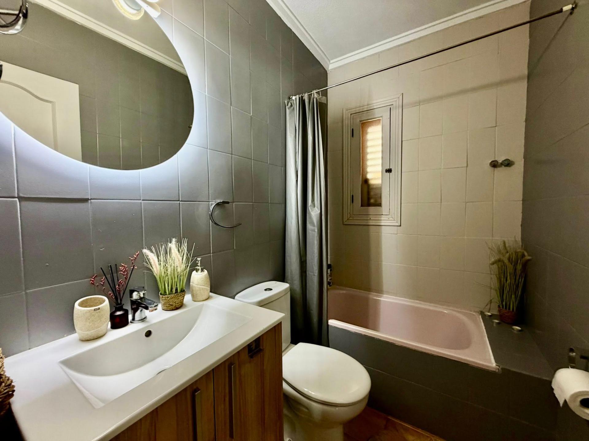 TOWNHOUSE FOR SALE WITH PRIVATE POOL IN TORREVIEJA, 750 M FROM THE BEACH image 15