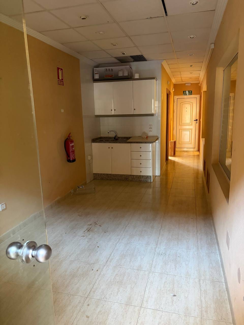 180 m² Commercial Premises for Rent in Aguas Nuevas, Torrevieja image 5