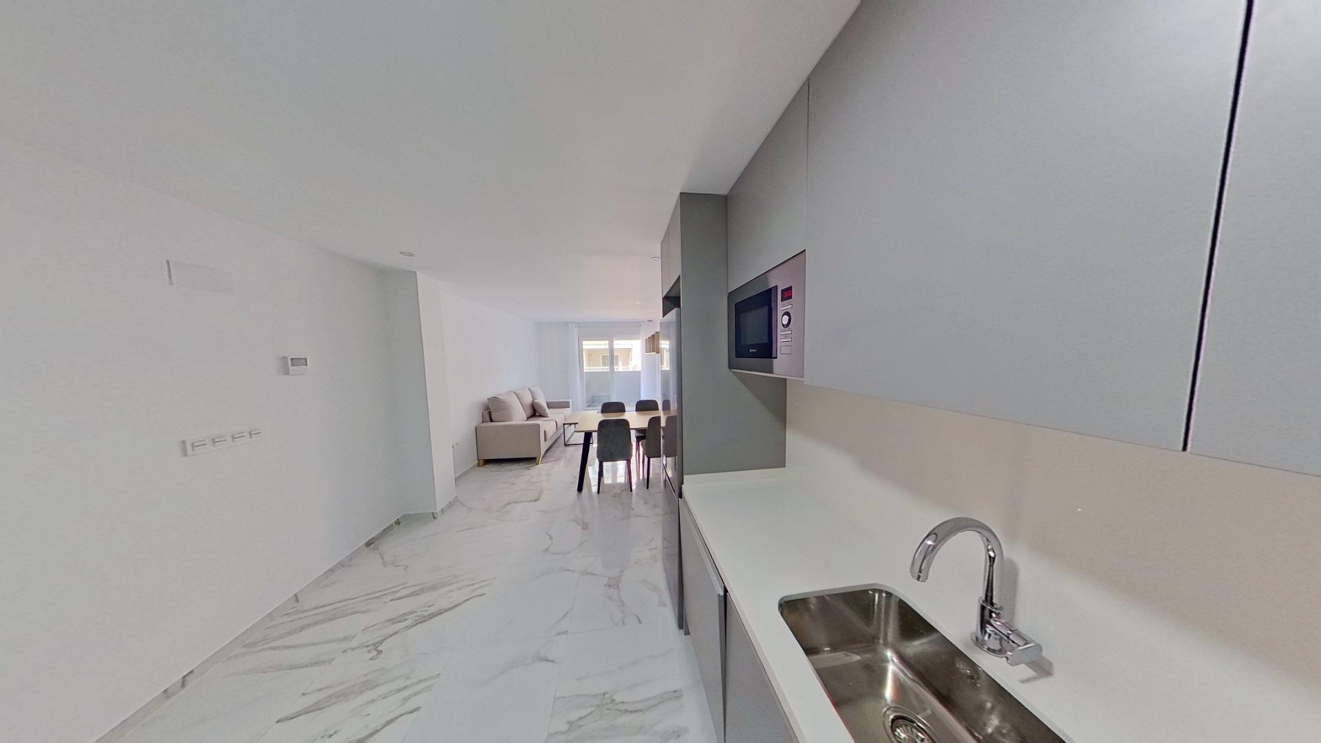 Exclusive Apartment in the Heart of Torrevieja 🌊🏖️ 2 bedrooms, 1 bathroom, BBQ, sun deck with ocean views image 2
