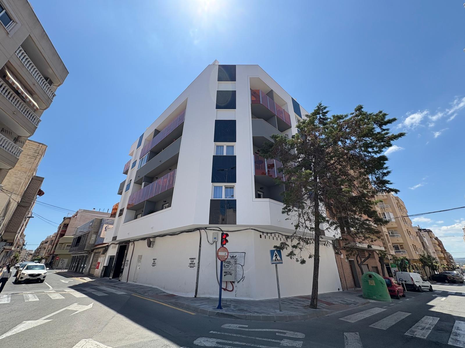 Exclusive Apartment in the Heart of Torrevieja 🌊🏖️ 2 bedrooms, 1 bathroom, BBQ, sun deck with ocean views image 31