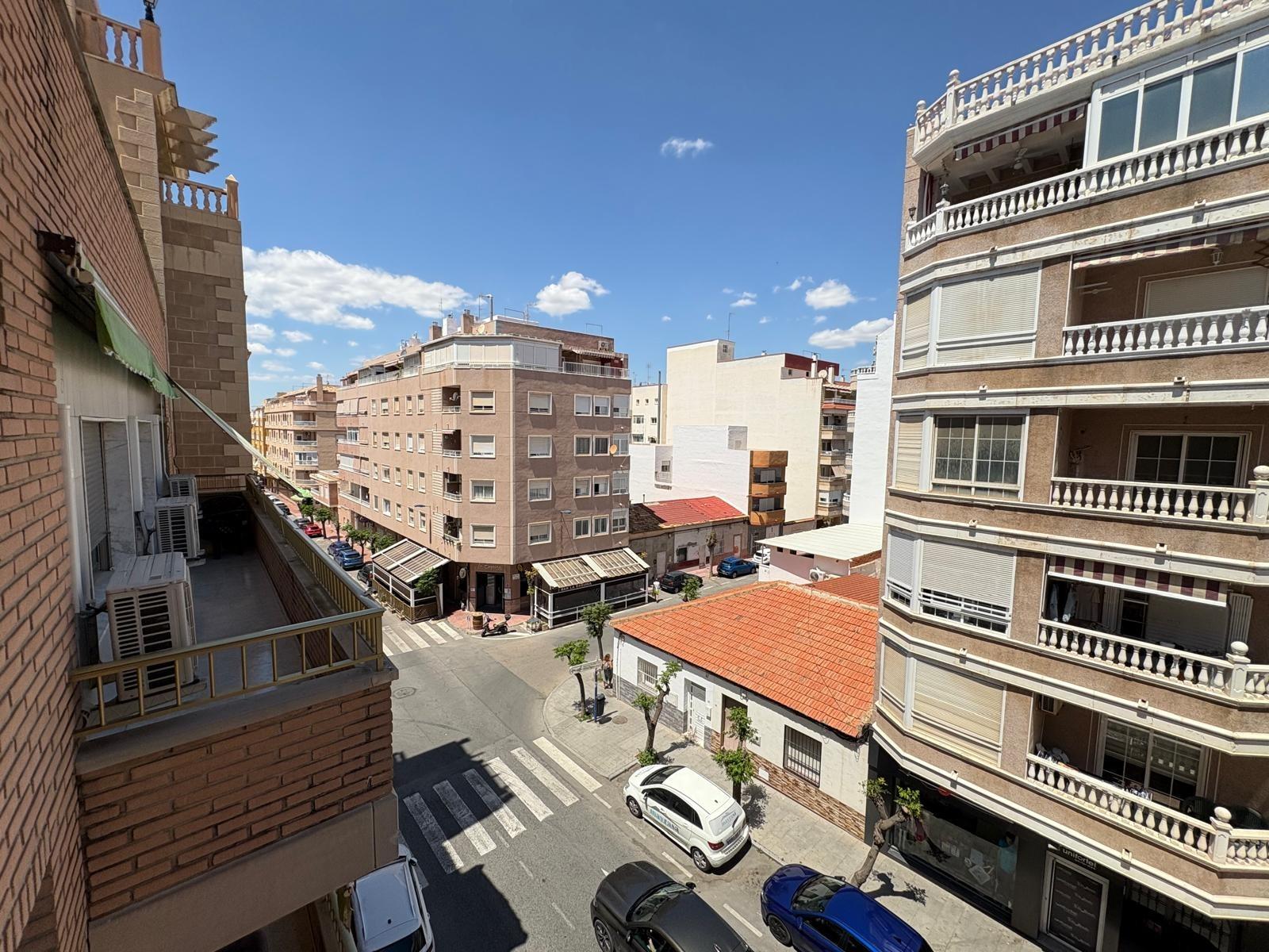 Exclusive Apartment in the Heart of Torrevieja 🌊🏖️ 2 bedrooms, 1 bathroom, BBQ, sun deck with ocean views image 36