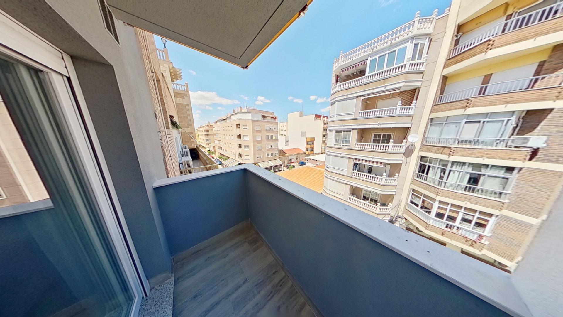 Exclusive Apartment in the Heart of Torrevieja 🌊🏖️ 2 bedrooms, 1 bathroom, BBQ, sun deck with ocean views image 34