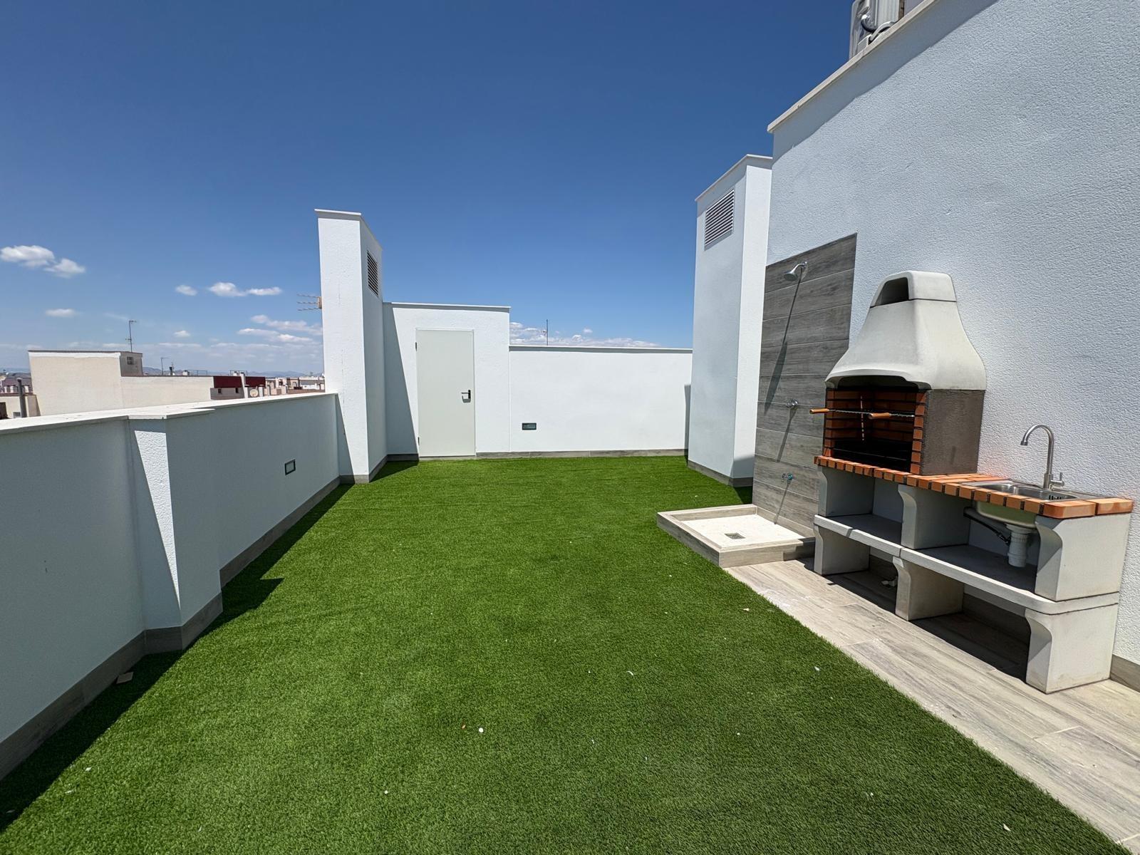 Exclusive Apartment in the Heart of Torrevieja 🌊🏖️ 2 bedrooms, 1 bathroom, BBQ, sun deck with ocean views image 28
