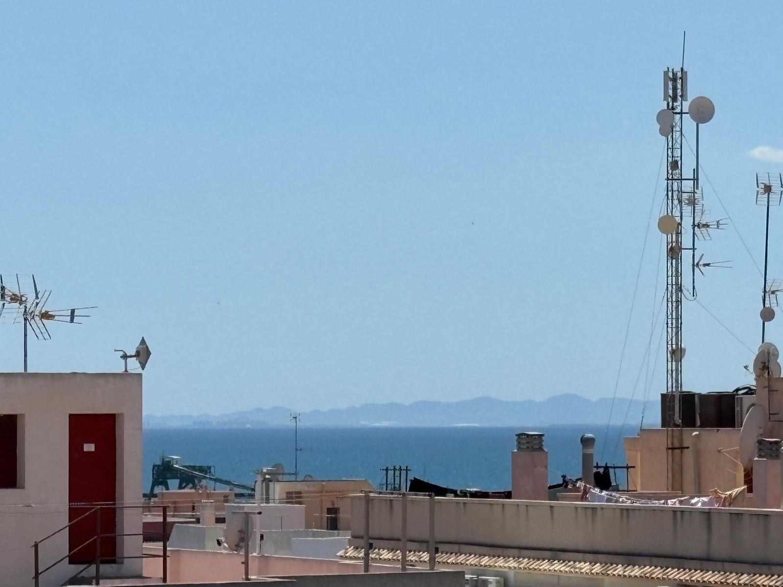 Exclusive Apartment in the Heart of Torrevieja 🌊🏖️ 2 bedrooms, 1 bathroom, BBQ, sun deck with ocean views image 26