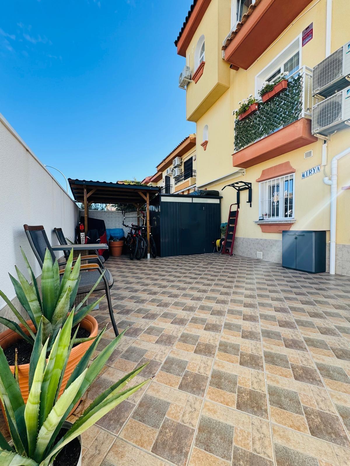 Corner Bungalow with Sea Views in La Florida, Orihuela Costa image 3