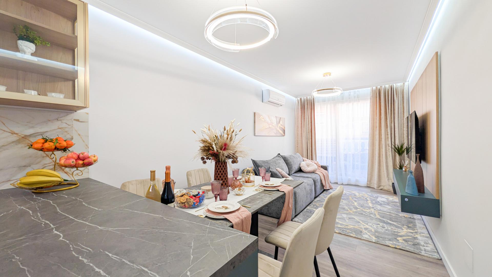 Fully Renovated 2-Bedroom Apartment Near Parque de las Naciones in Torrevieja image 8