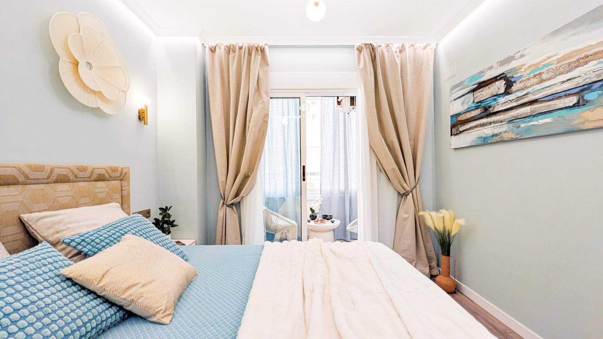 Fully Renovated 2-Bedroom Apartment Near Parque de las Naciones in Torrevieja image 22