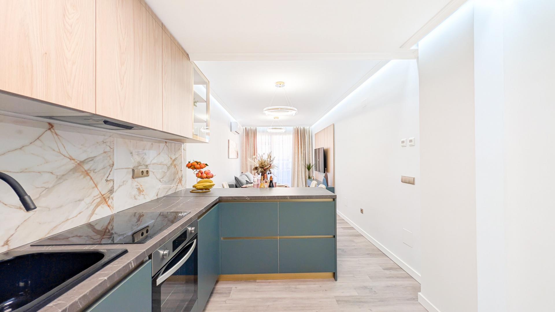 Fully Renovated 2-Bedroom Apartment Near Parque de las Naciones in Torrevieja image 15