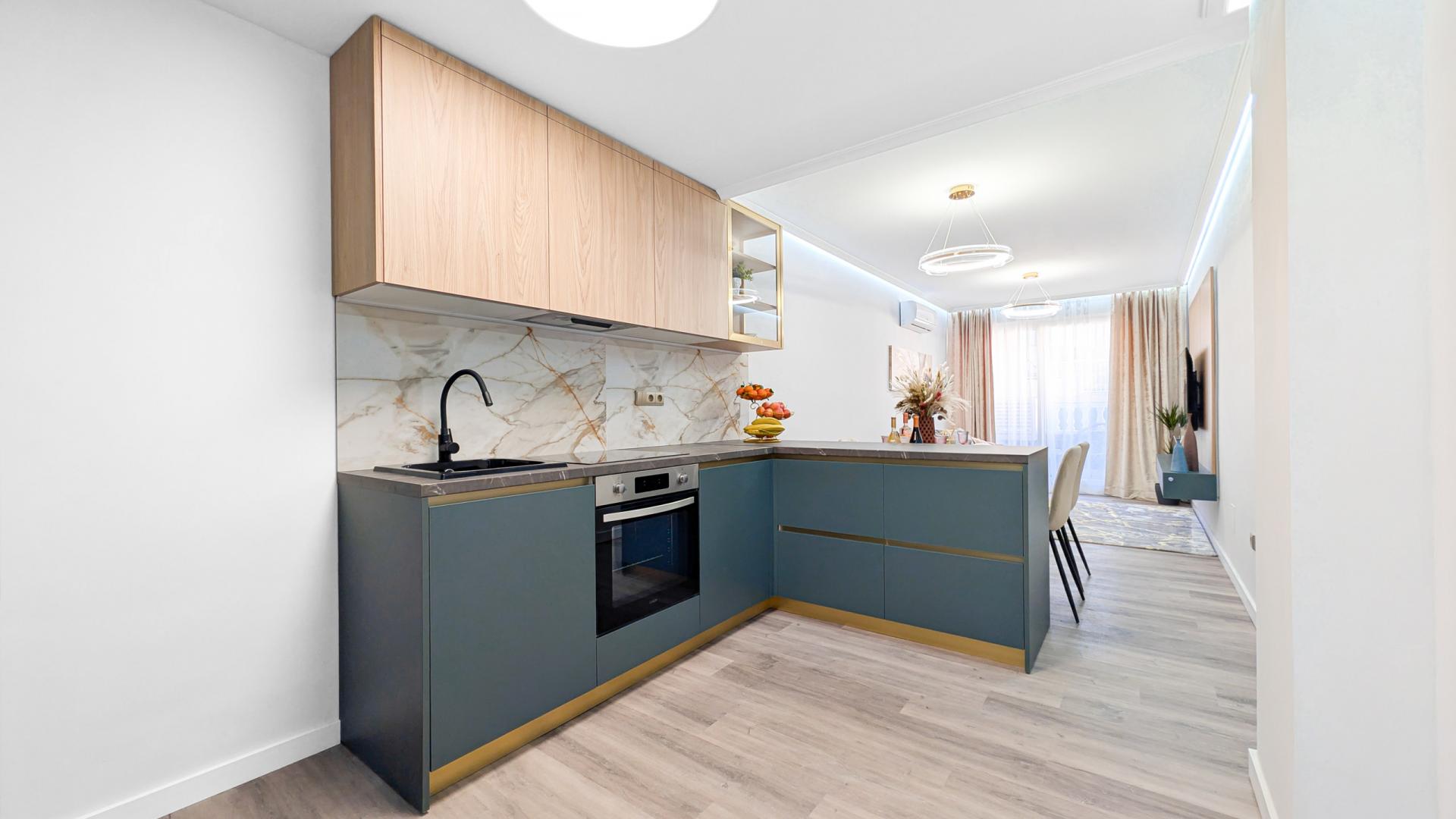 Fully Renovated 2-Bedroom Apartment Near Parque de las Naciones in Torrevieja image 17