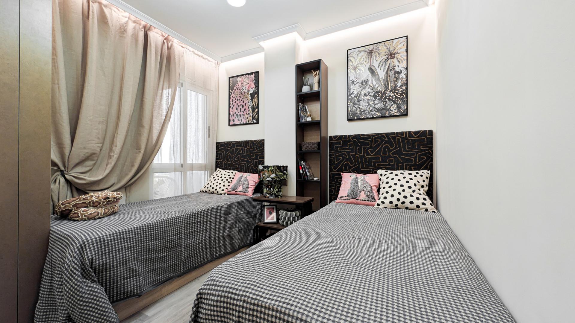 Fully Renovated 2-Bedroom Apartment Near Parque de las Naciones in Torrevieja image 30