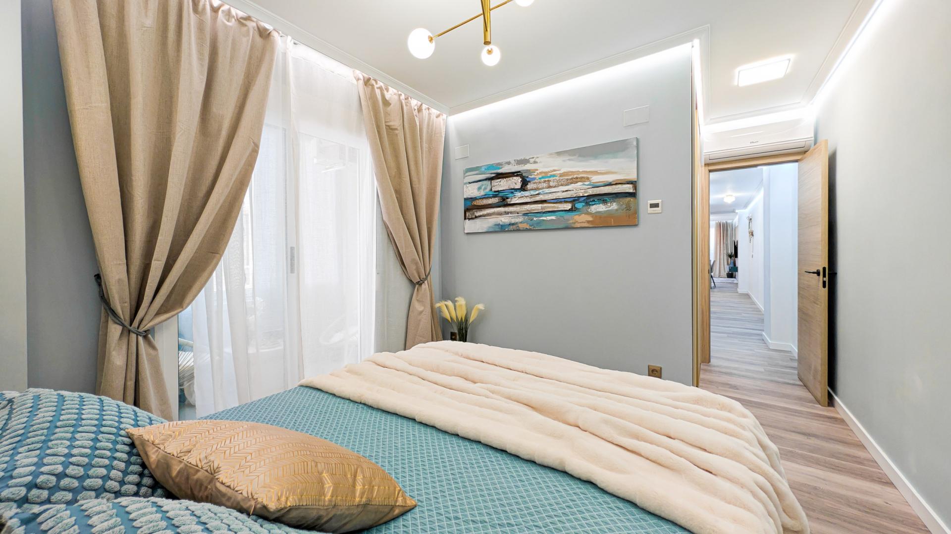 Fully Renovated 2-Bedroom Apartment Near Parque de las Naciones in Torrevieja image 25