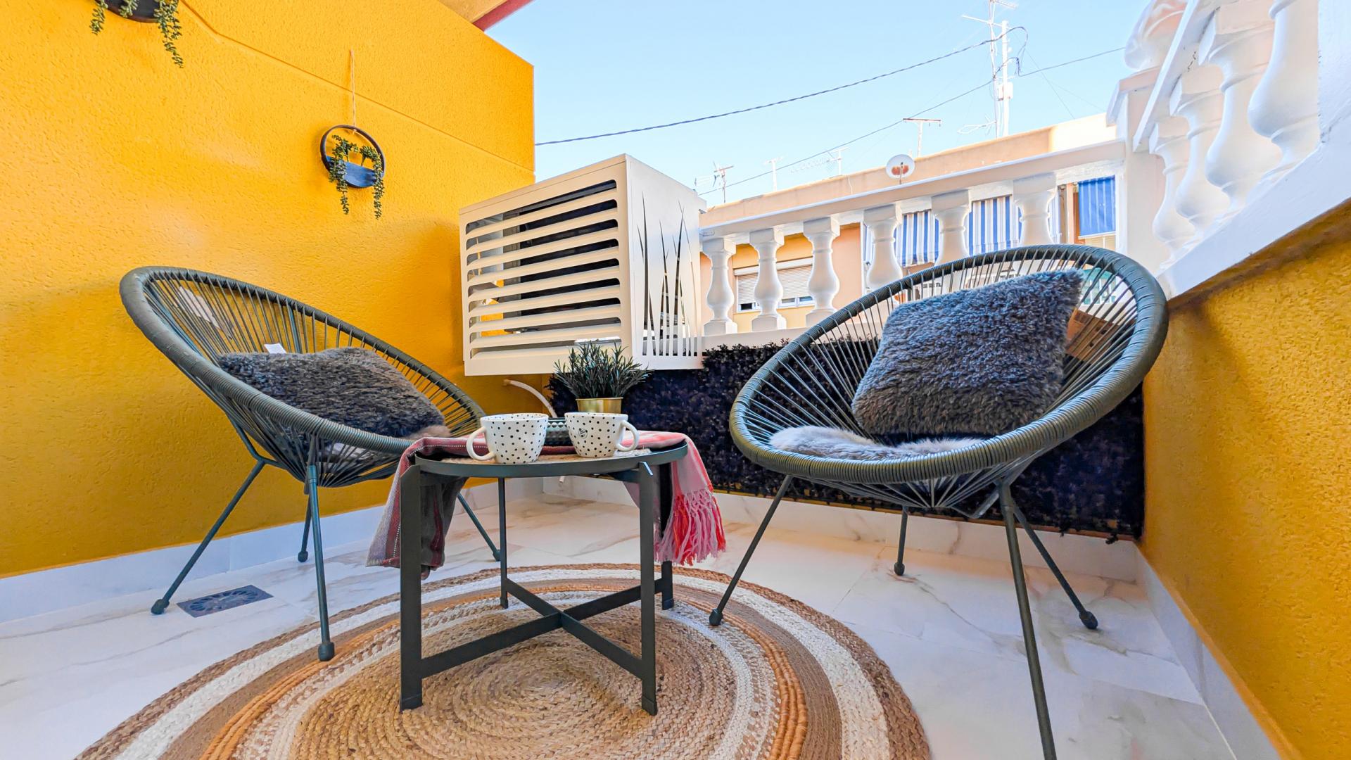Fully Renovated 2-Bedroom Apartment Near Parque de las Naciones in Torrevieja image 20