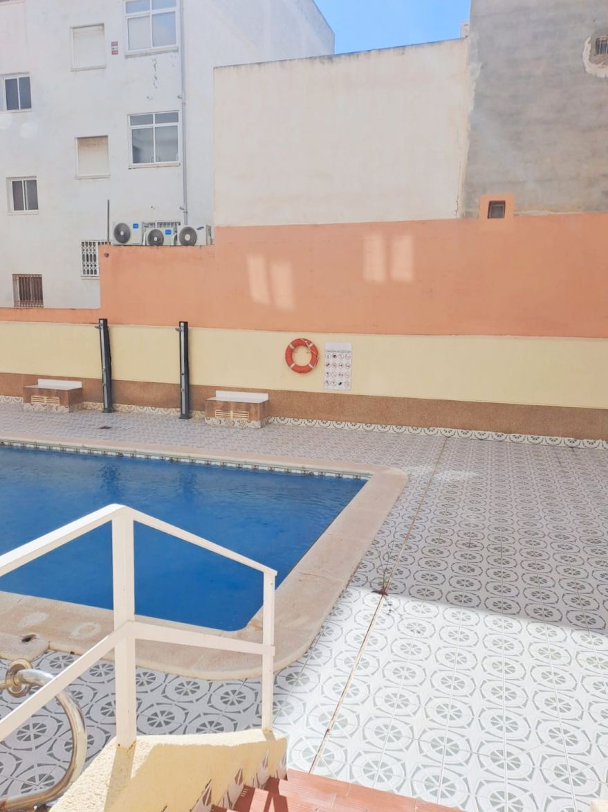 2-Bedroom Apartment Near Playa del Cura in Torrevieja image 16