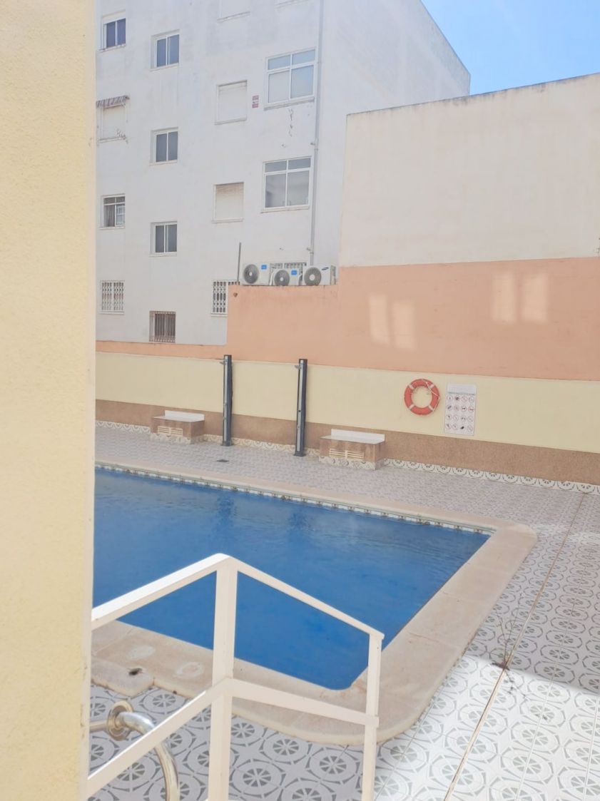 2-Bedroom Apartment Near Playa del Cura in Torrevieja image 17