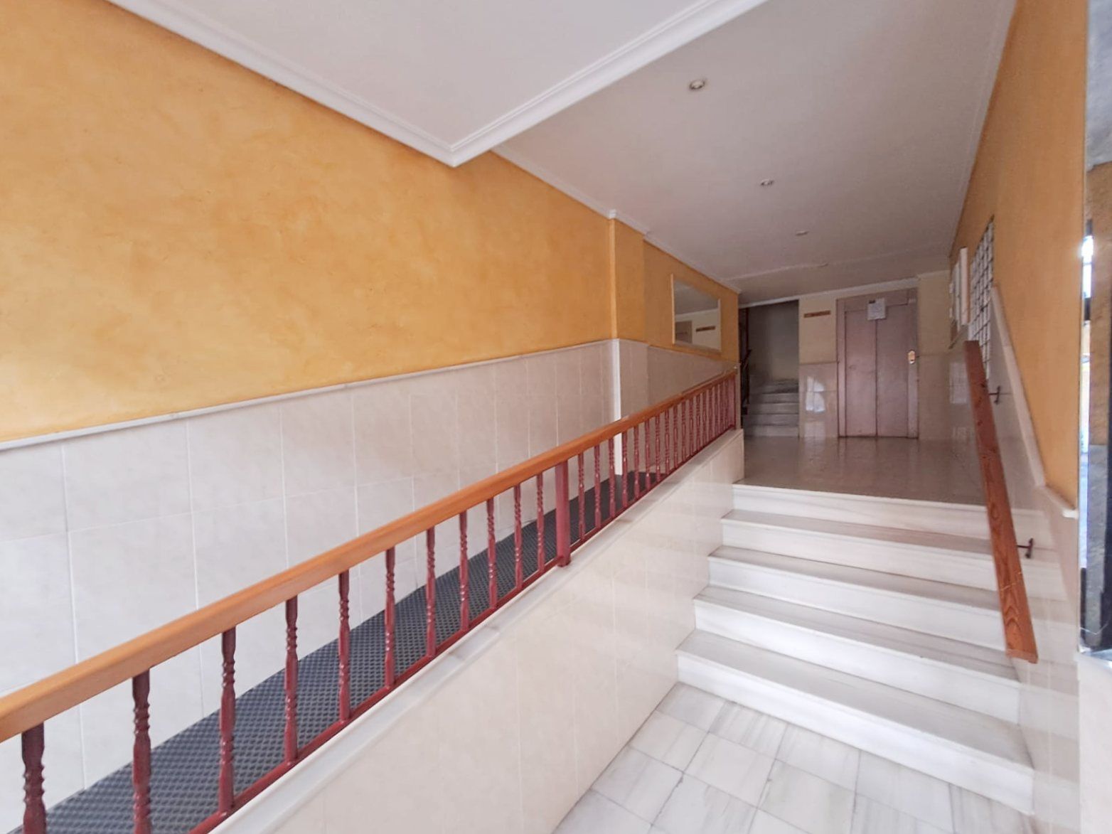 2-Bedroom Apartment Near Playa del Cura in Torrevieja image 18