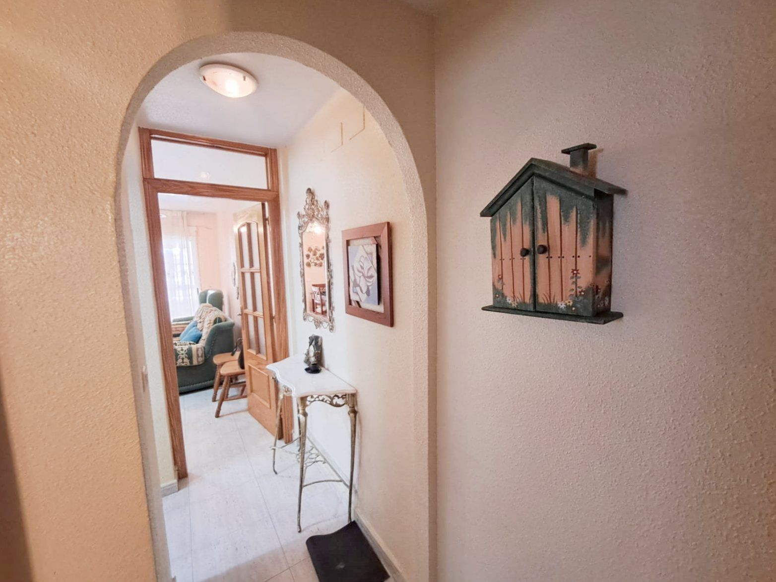 2-Bedroom Apartment Near Playa del Cura in Torrevieja image 9