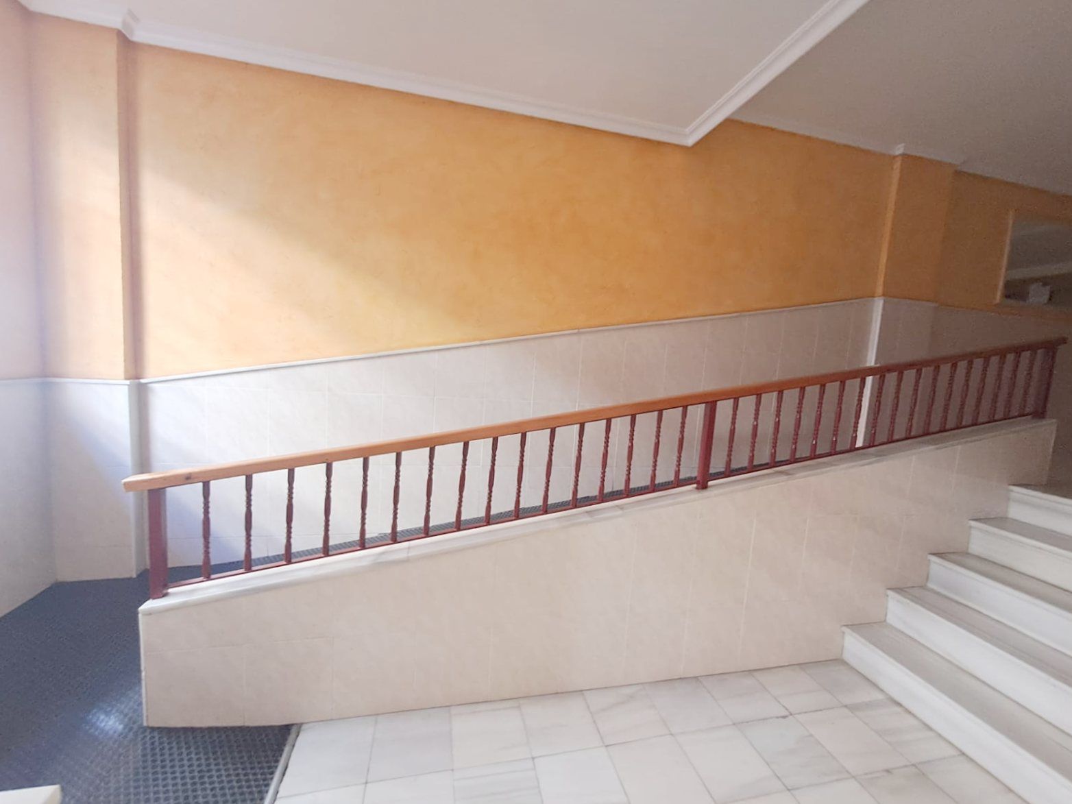 2-Bedroom Apartment Near Playa del Cura in Torrevieja image 19