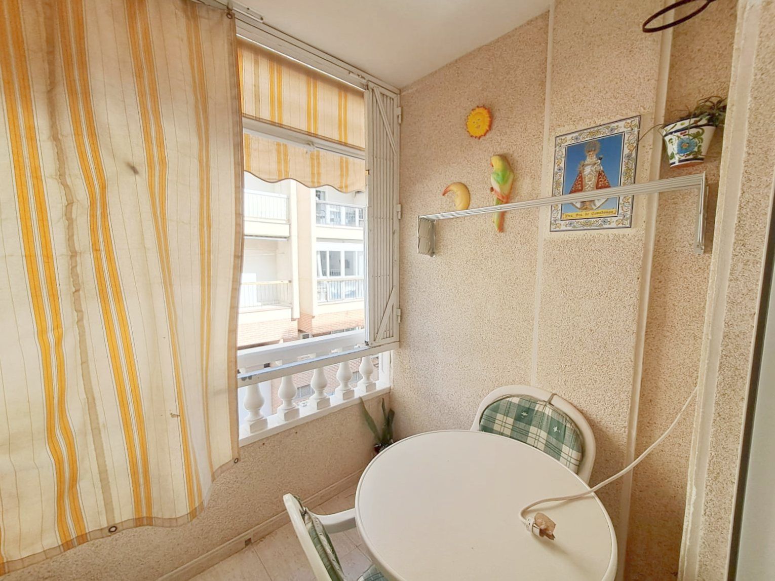 2-Bedroom Apartment Near Playa del Cura in Torrevieja image 12