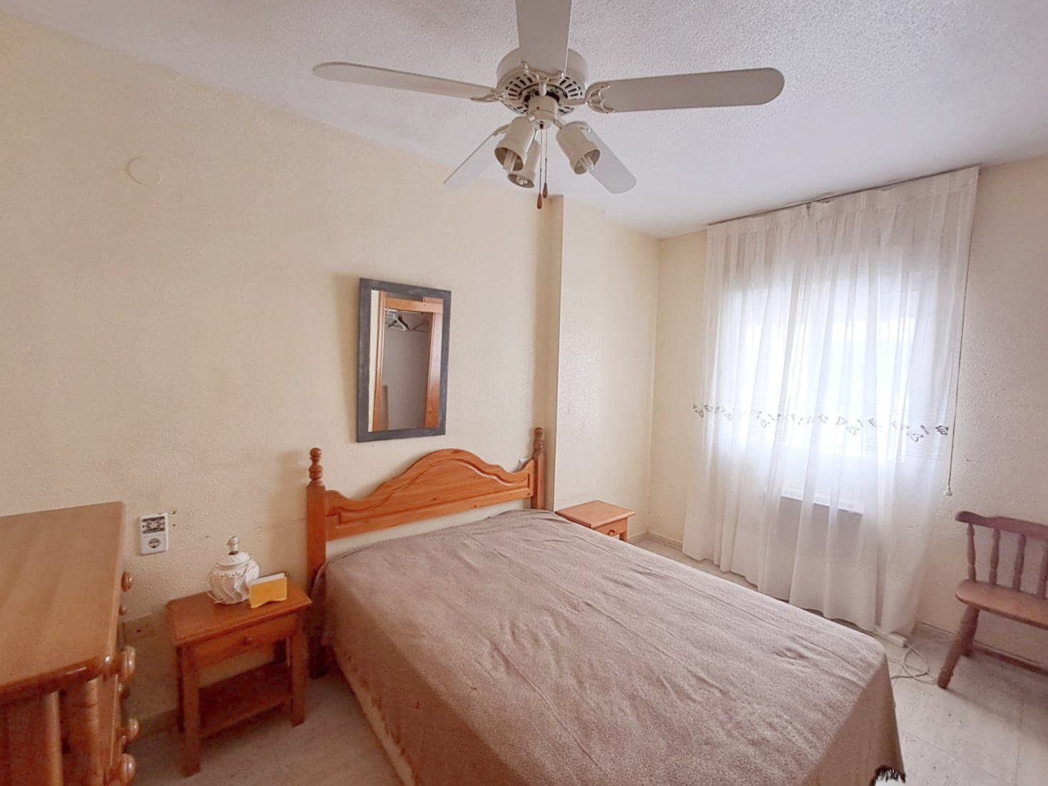 2-Bedroom Apartment Near Playa del Cura in Torrevieja image 6