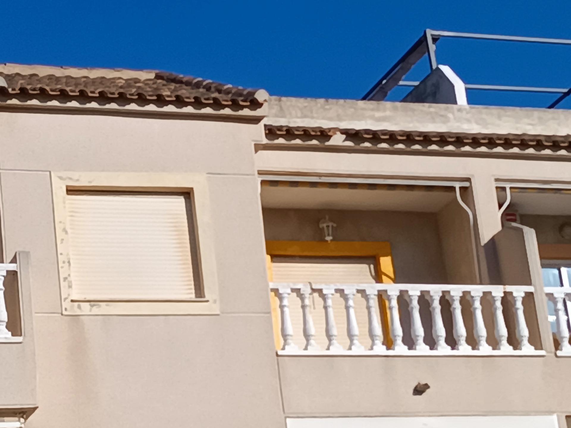 Fantastic Apartment in Torreblanca with Private Sun Deck, Community Pool, and Approved Tourist License image 8