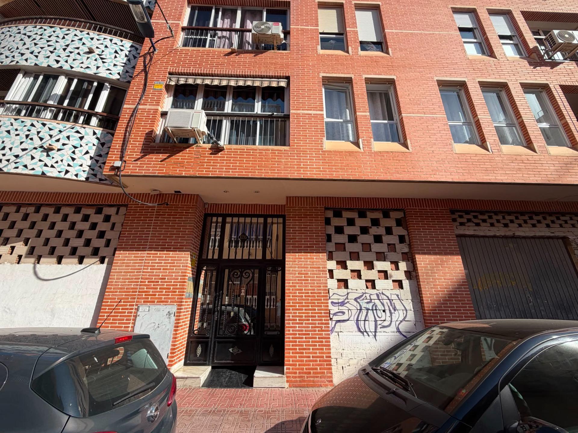 Spacious First-Floor Apartment Just 300 Meters from Playa del Cura, with a Double Enclosed Garage Included image 4