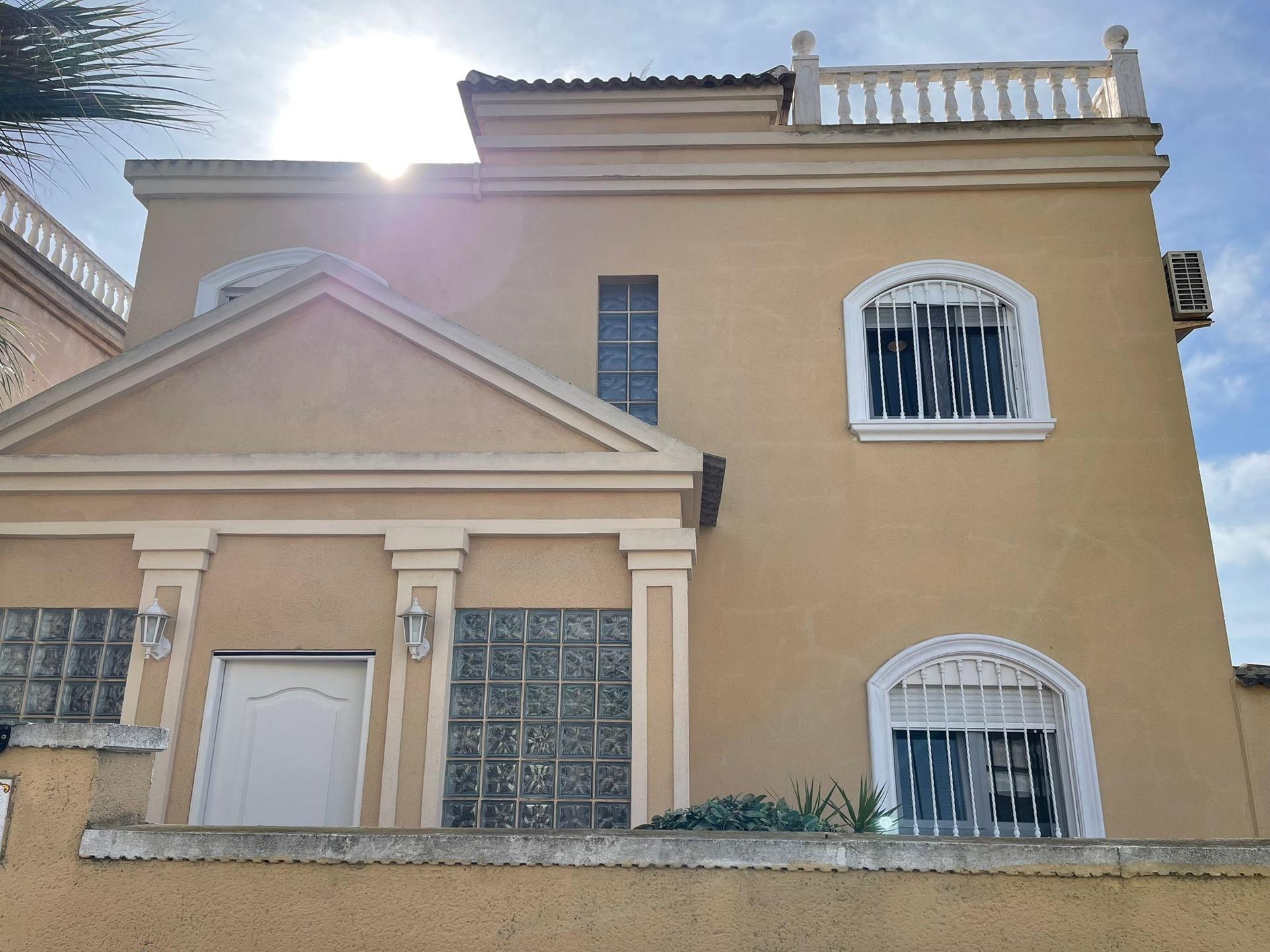 Detached house with garage in Aguas Nuevas image 4