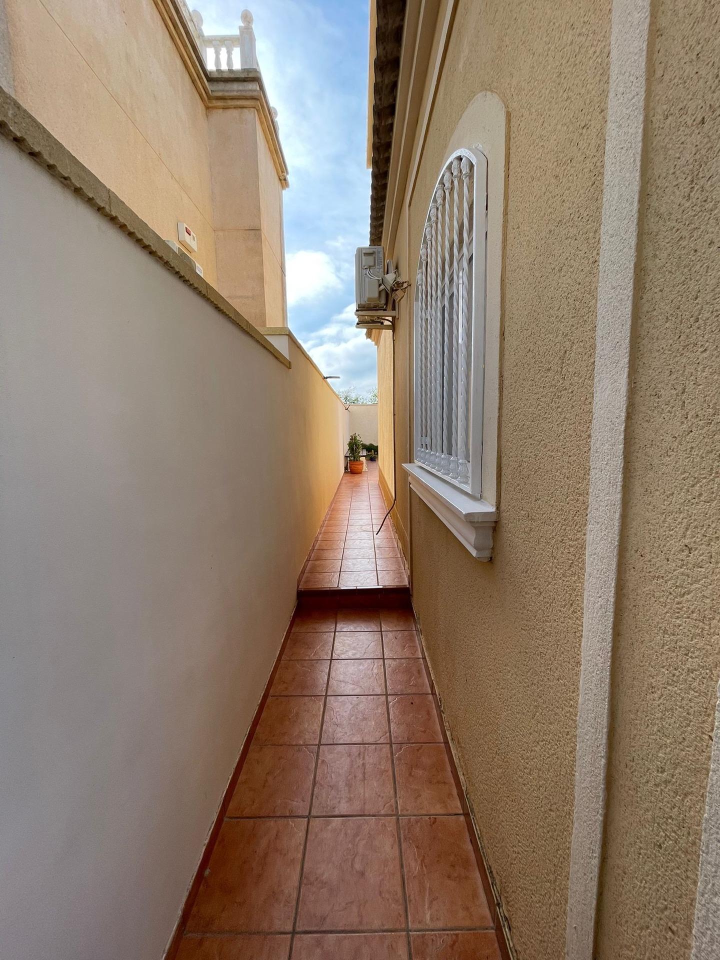 Detached house with garage in Aguas Nuevas image 33
