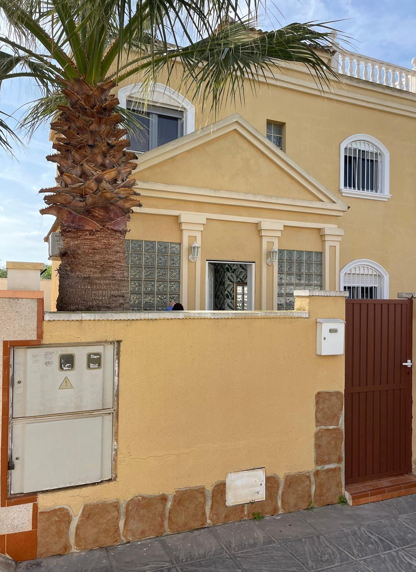 Detached house with garage in Aguas Nuevas image 2