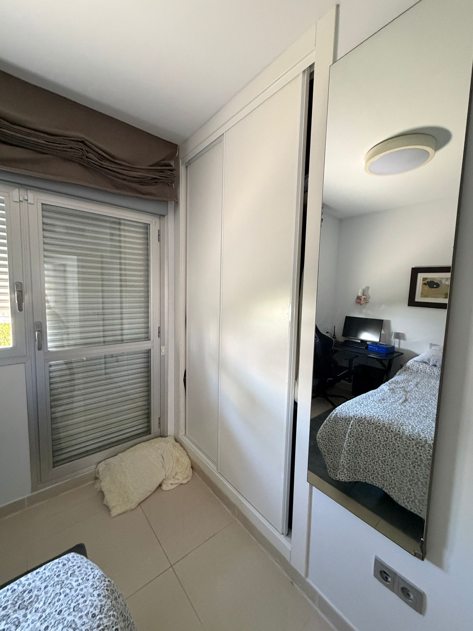 Modern 2-Bedroom Ground-Floor Apartment in Amay image 4
