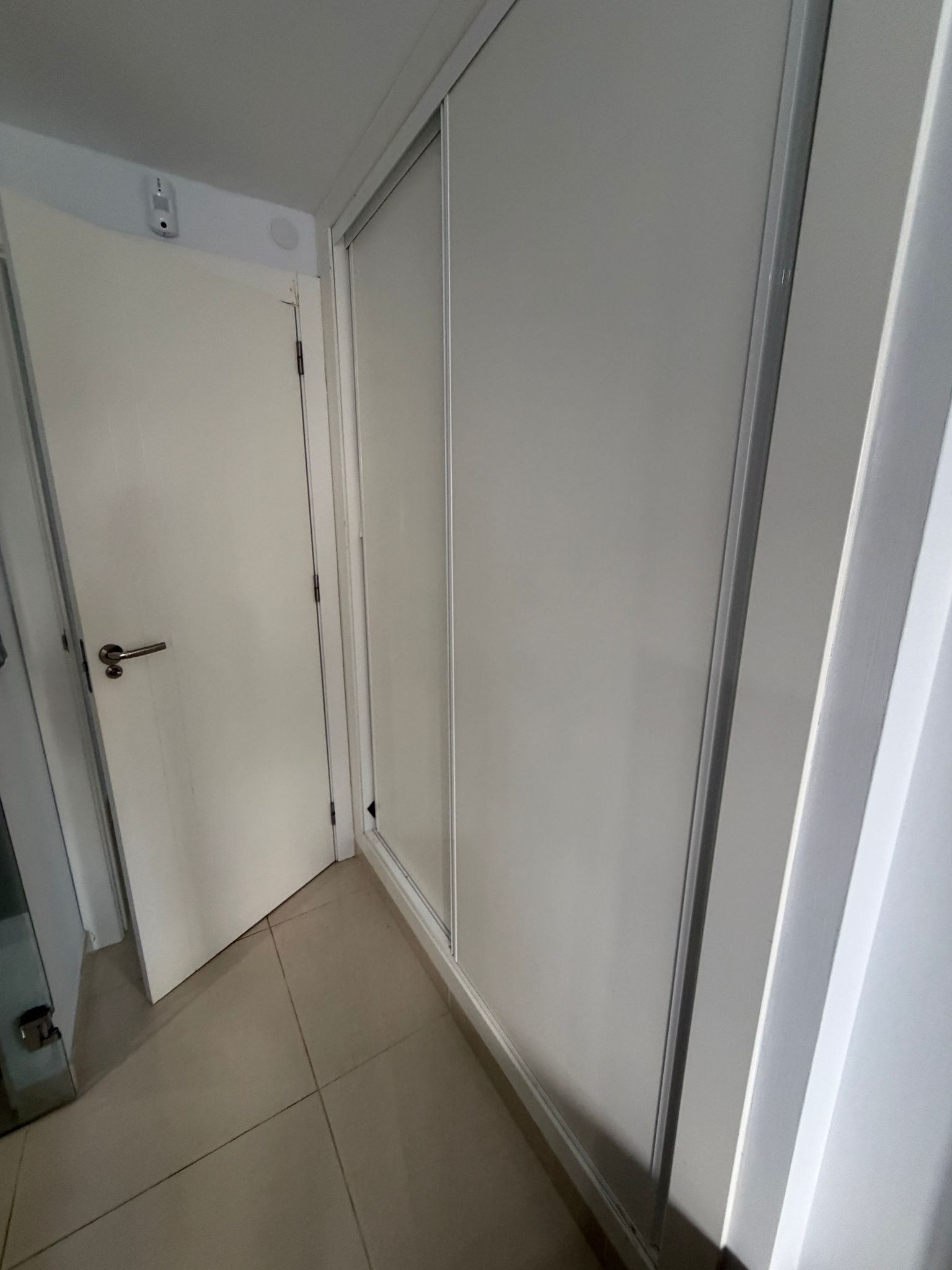Modern 2-Bedroom Ground-Floor Apartment in Amay image 12
