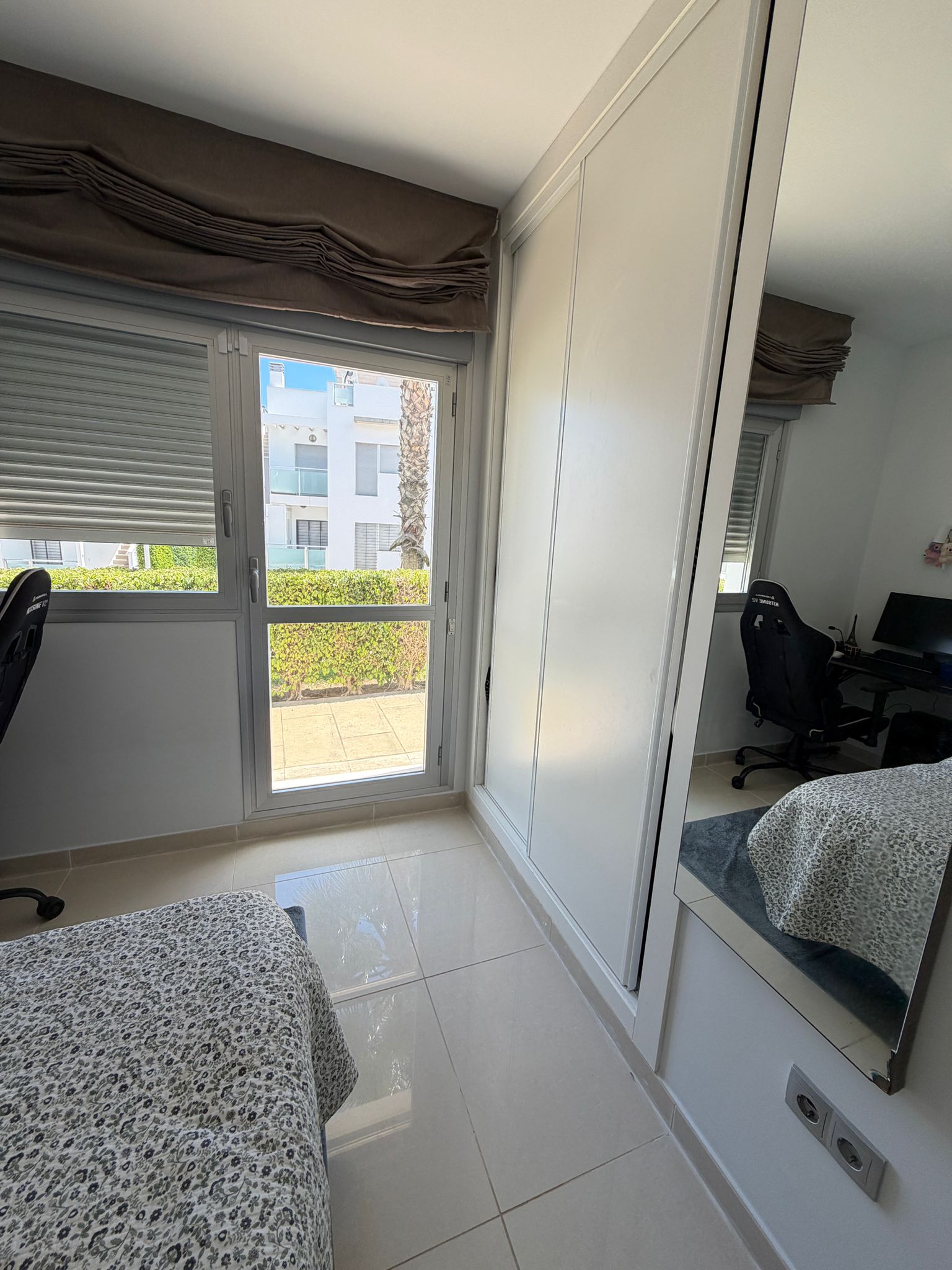 Modern 2-Bedroom Ground-Floor Apartment in Amay image 13