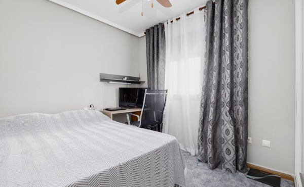 Modern 3-Bedroom Apartment Just 100m from the Beach in Torrevieja (Calle Finlandia) image 14
