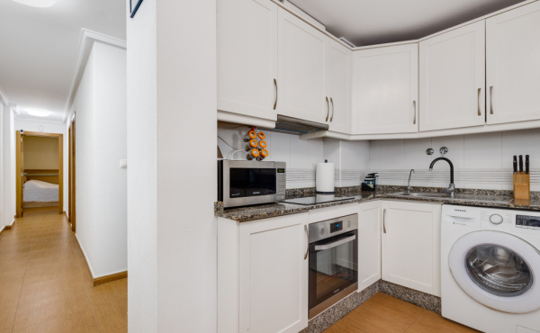 Modern 3-Bedroom Apartment Just 100m from the Beach in Torrevieja (Calle Finlandia) image 21