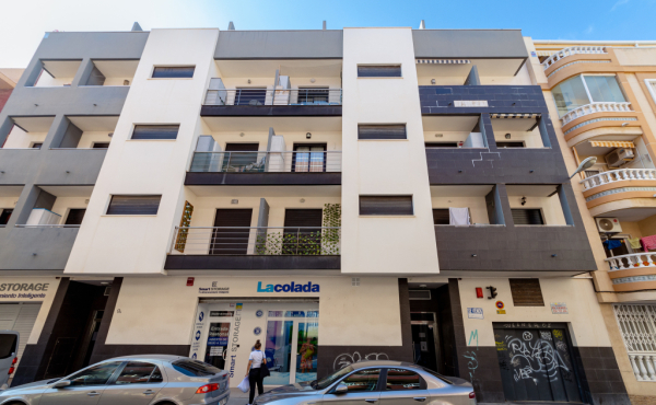 Modern 3-Bedroom Apartment Just 100m from the Beach in Torrevieja (Calle Finlandia) image 23