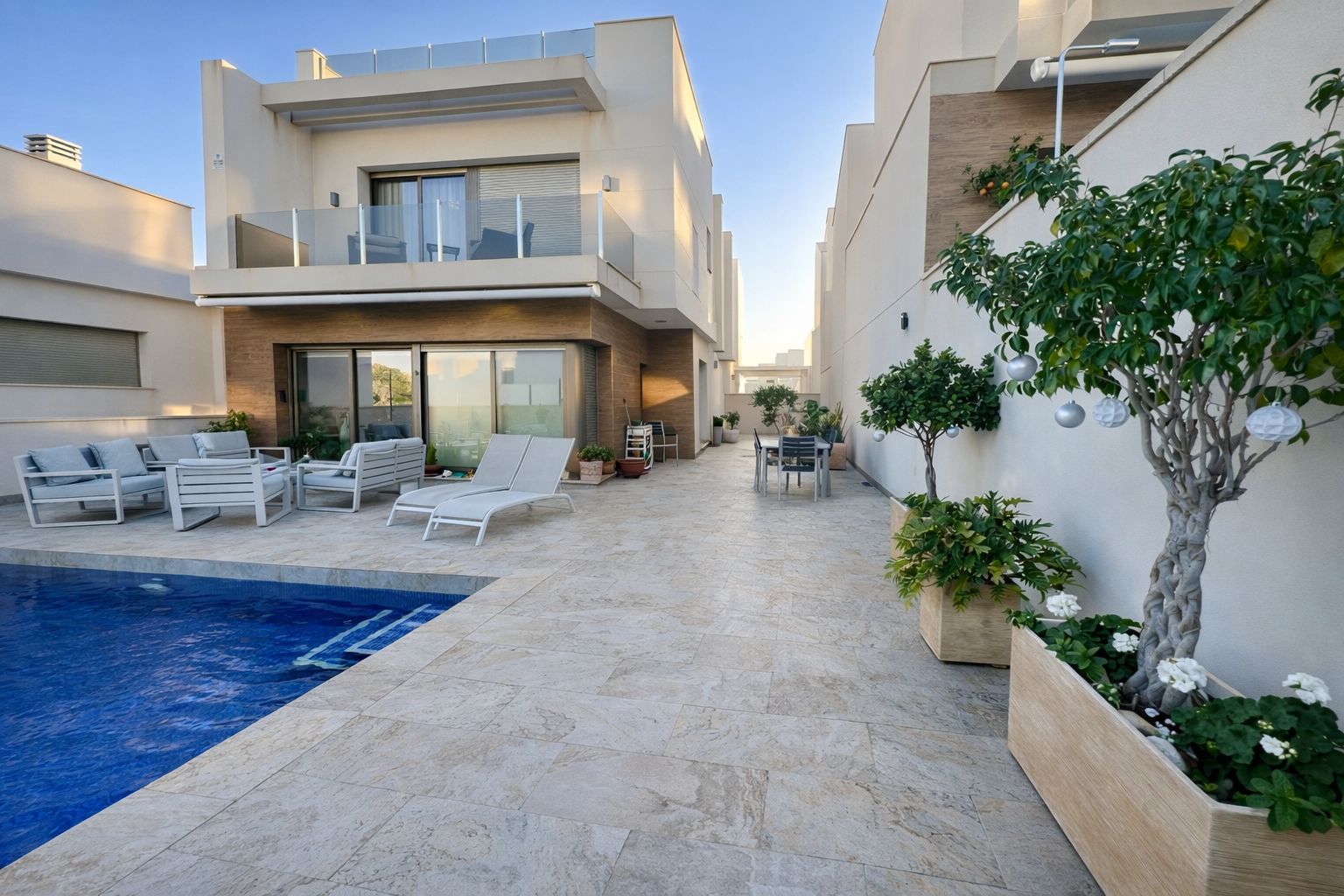 Modern Detached Villa with Private Pool, Basement & Solarium in Marina III, Orihuela Costa image 2