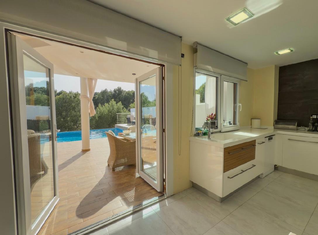 Twin Golf-Front Villas in Altea — One Turnkey, One to Finish Your Way image 13