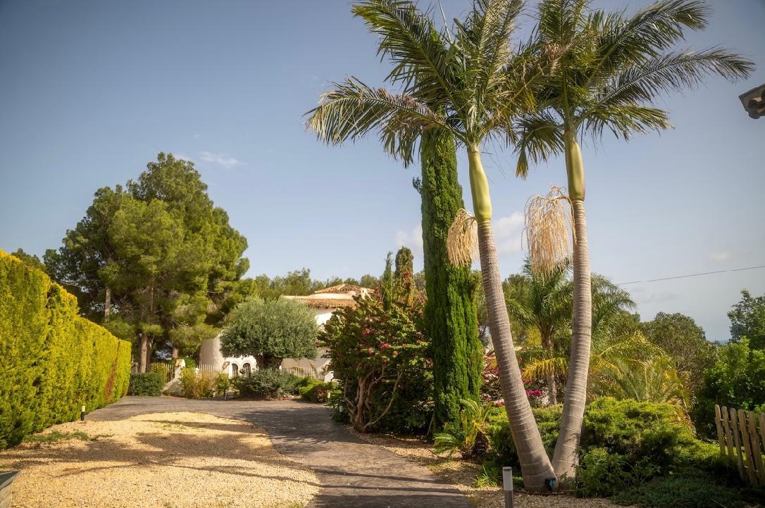 Twin Golf-Front Villas in Altea — One Turnkey, One to Finish Your Way image 34