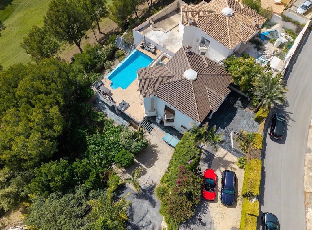 Twin Golf-Front Villas in Altea — One Turnkey, One to Finish Your Way image 38