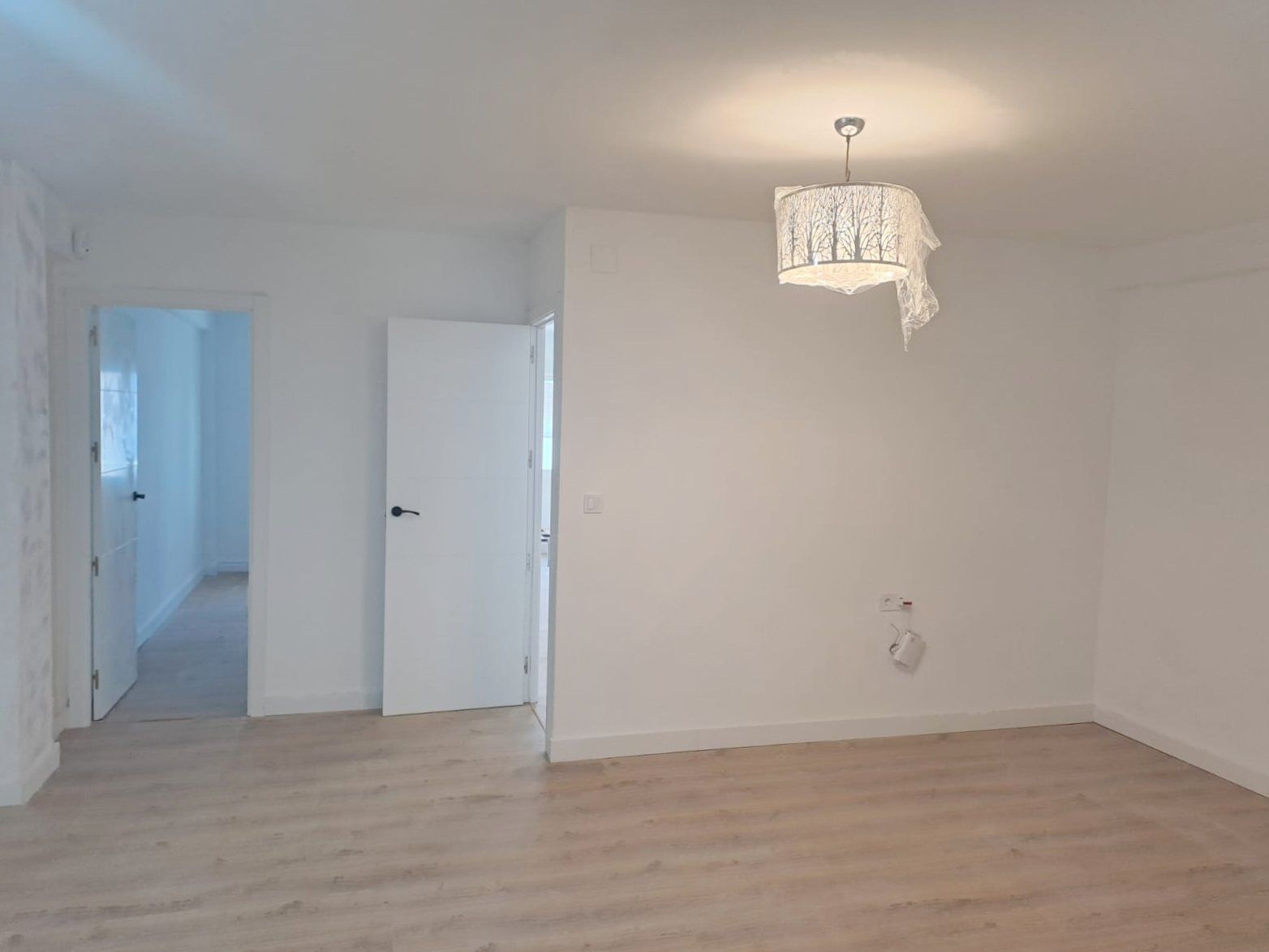 Renovated 3-Bedroom Apartment Near the Centre of Torrevieja image 5