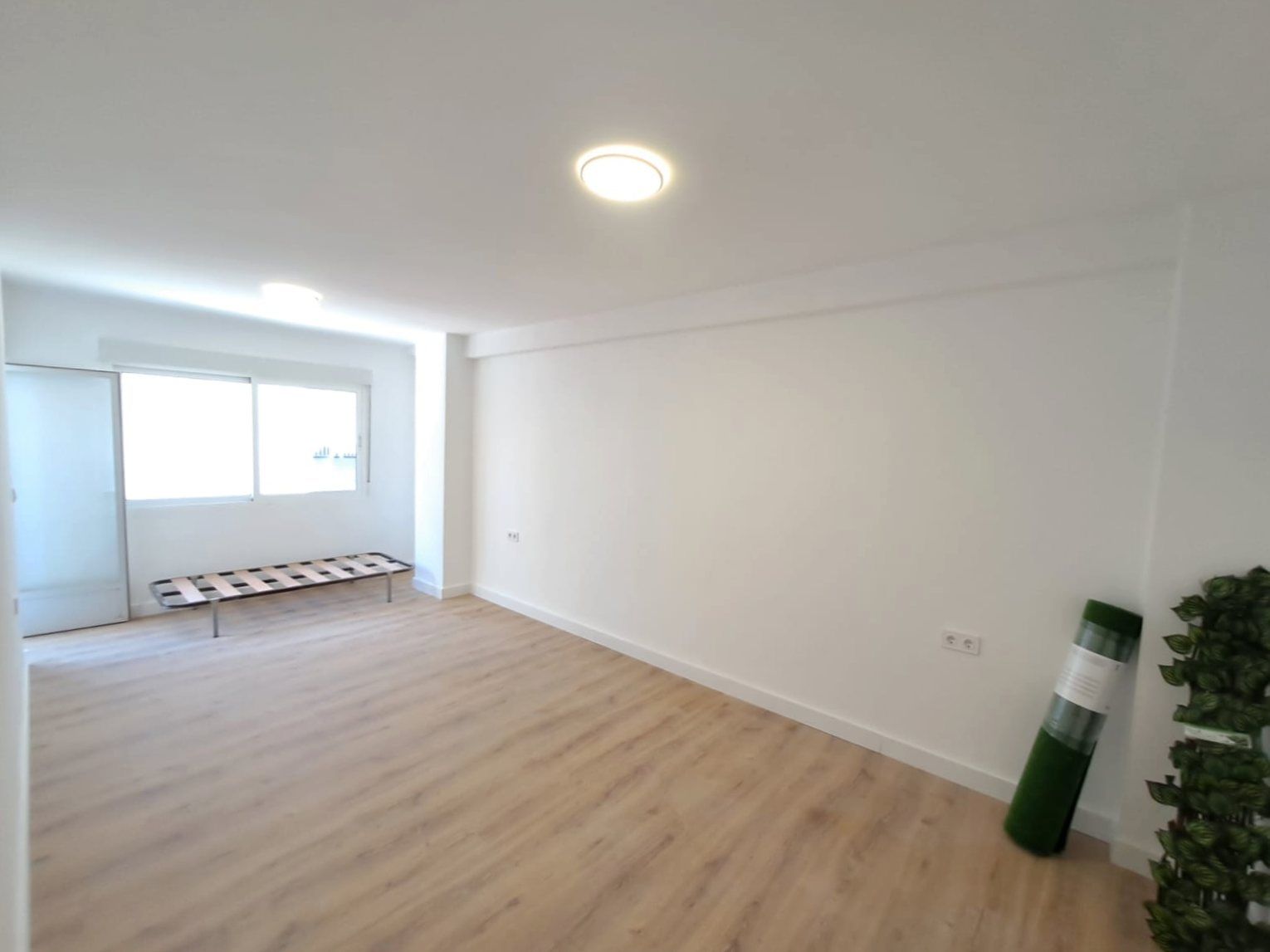 Renovated 3-Bedroom Apartment Near the Centre of Torrevieja image 6