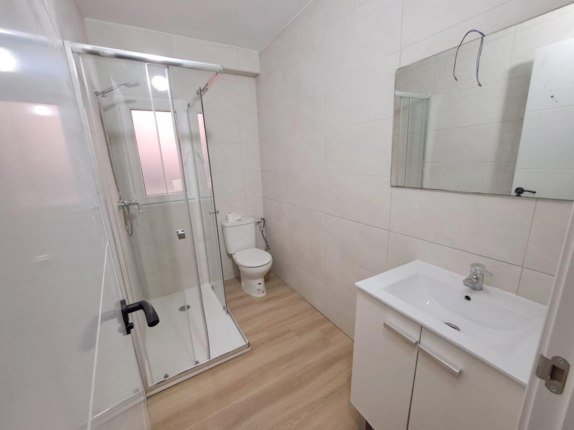 Renovated 3-Bedroom Apartment Near the Centre of Torrevieja image 9