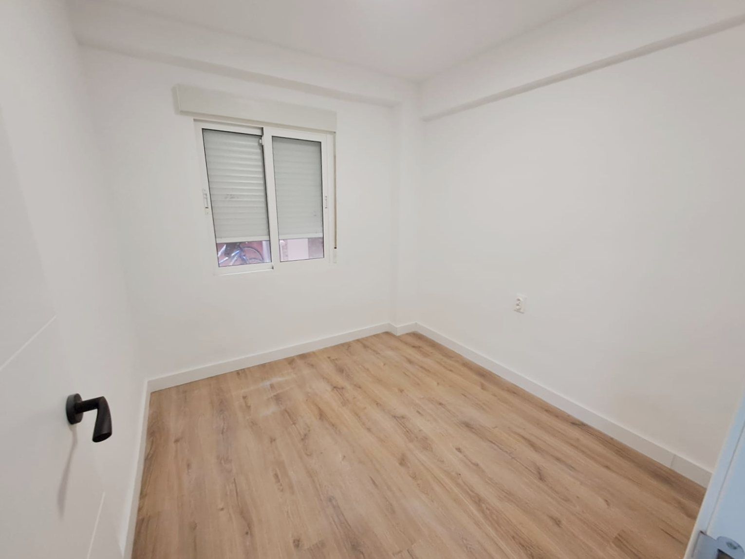 Renovated 3-Bedroom Apartment Near the Centre of Torrevieja image 11