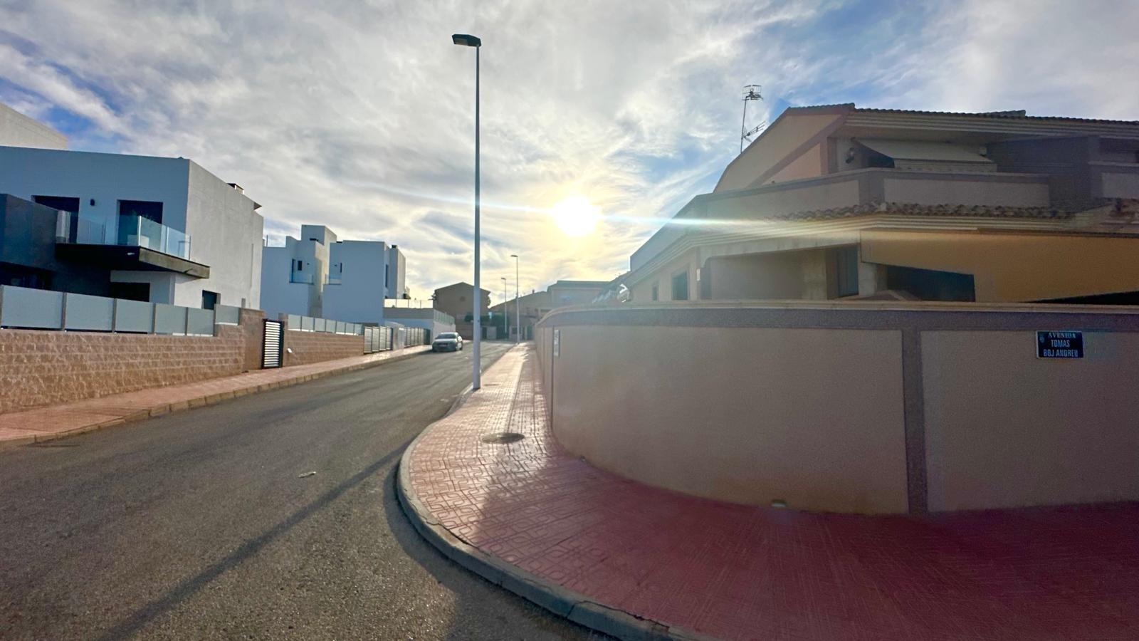 Spacious 4-Bedroom Townhouse with Sea Views in Los Balcones, Torrevieja image 8