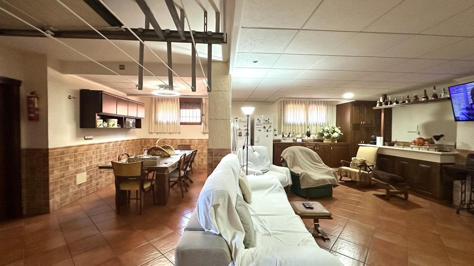 Spacious 4-Bedroom Townhouse with Sea Views in Los Balcones, Torrevieja image 14