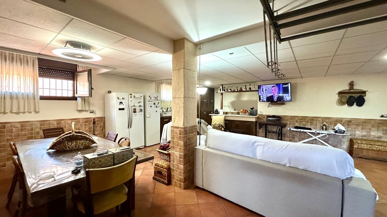 Spacious 4-Bedroom Townhouse with Sea Views in Los Balcones, Torrevieja image 16