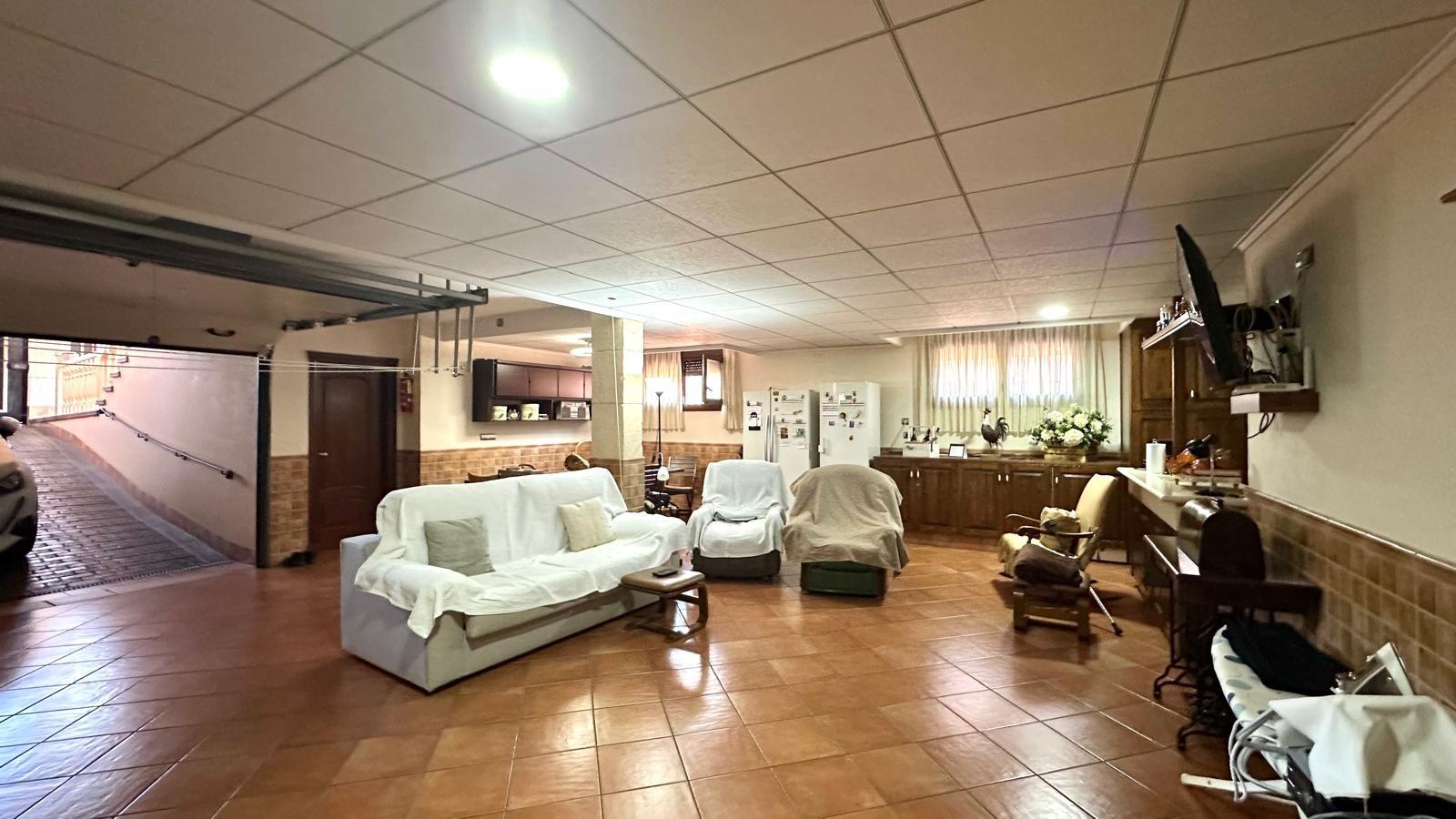 Spacious 4-Bedroom Townhouse with Sea Views in Los Balcones, Torrevieja image 17