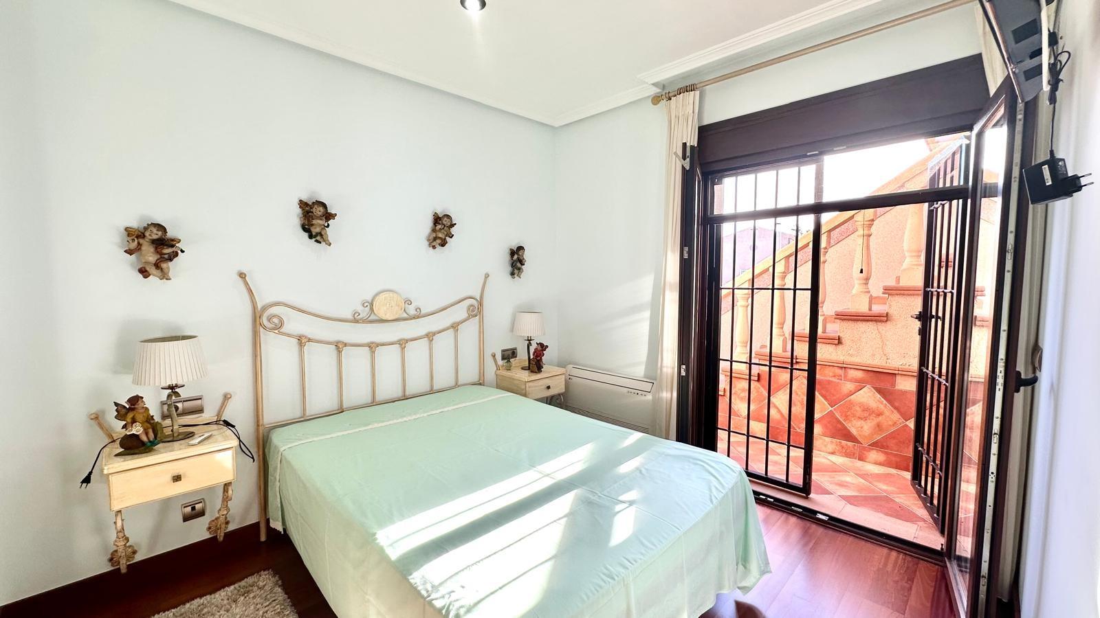 Spacious 4-Bedroom Townhouse with Sea Views in Los Balcones, Torrevieja image 23