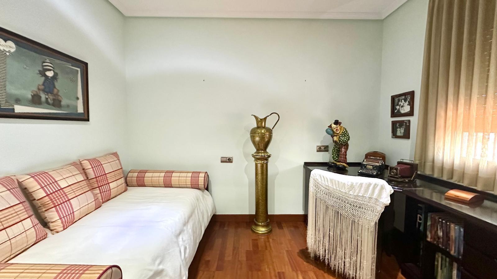 Spacious 4-Bedroom Townhouse with Sea Views in Los Balcones, Torrevieja image 27
