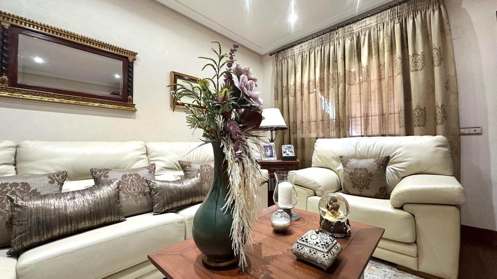 Spacious 4-Bedroom Townhouse with Sea Views in Los Balcones, Torrevieja image 28