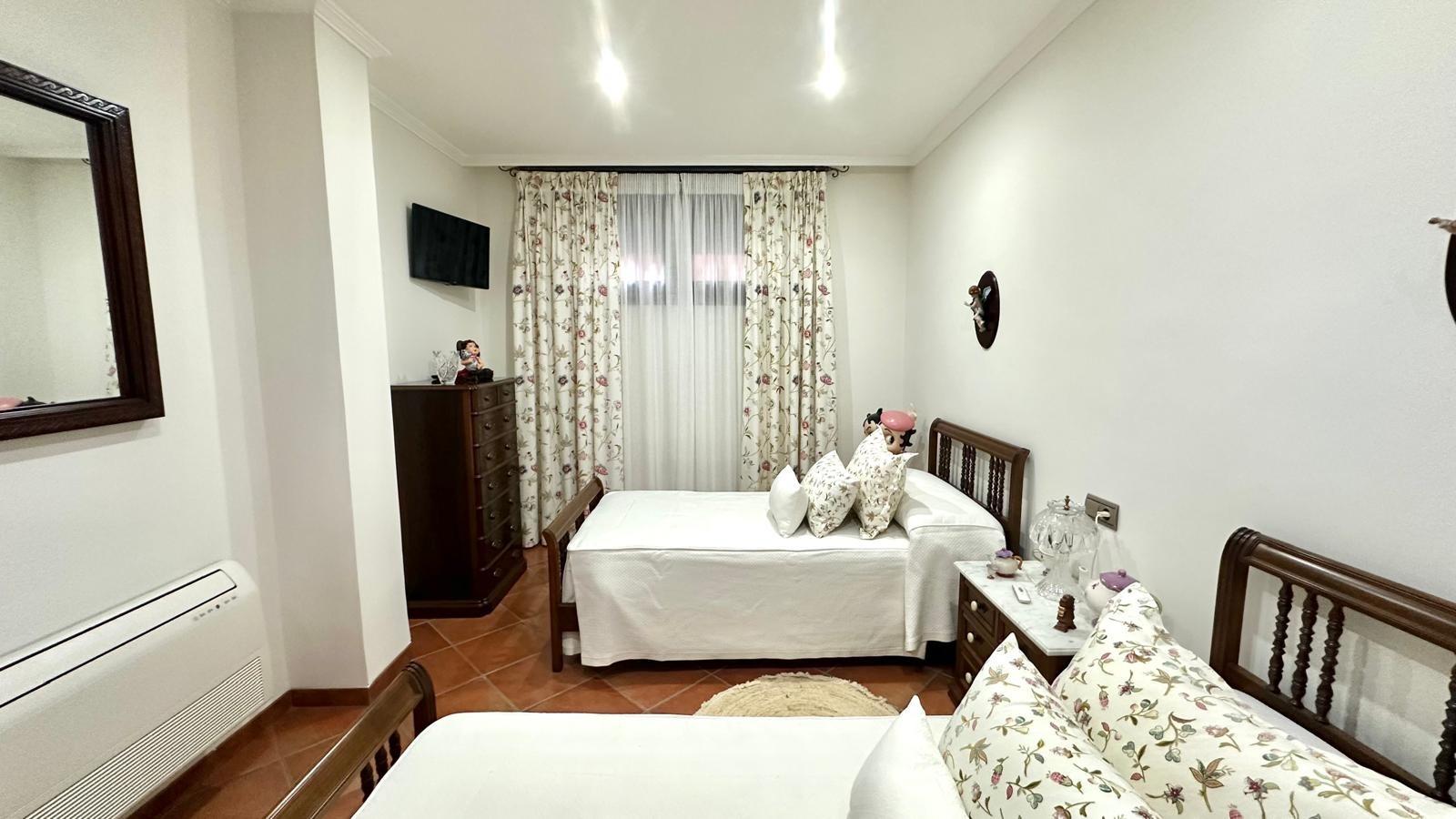 Spacious 4-Bedroom Townhouse with Sea Views in Los Balcones, Torrevieja image 45